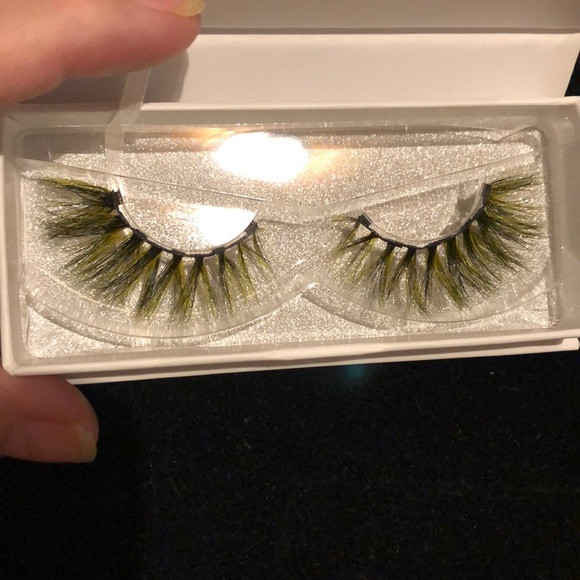MoxieLash Cochelly Lash Magnetic Lashes - Picture 2 of 3